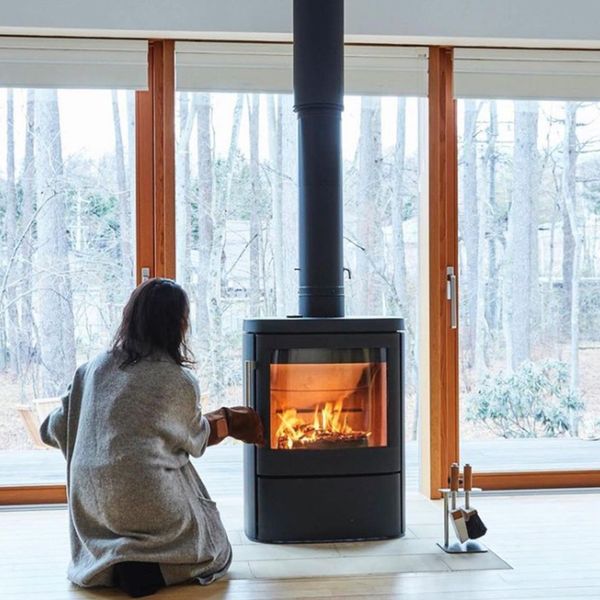 HWAM 4620 wood burning stove classic door black finish
