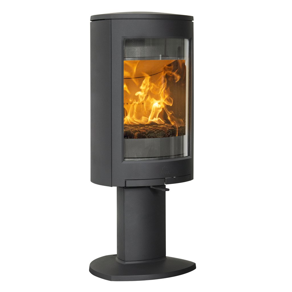 Jotul F 363 Advance wood-burning stove in black, shown from the front