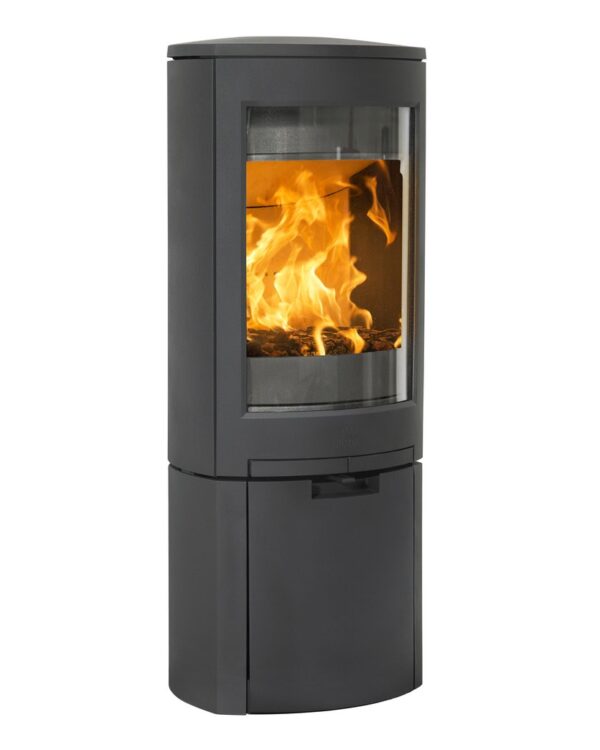 Jotul F 378 Advance wood-burning stove in black, shown from the front