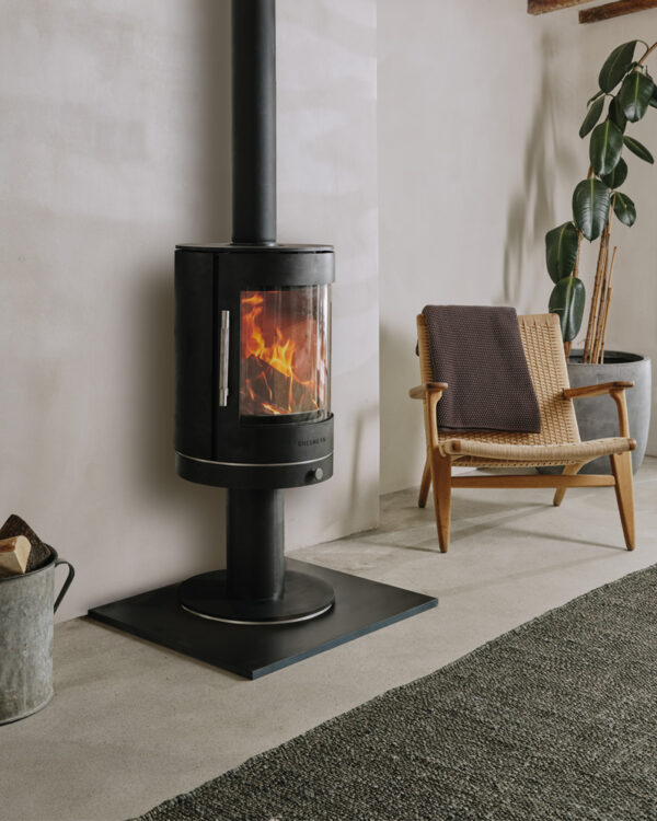 Chesneys Solstice 5WS PED Wood Burning Stove, living room setting