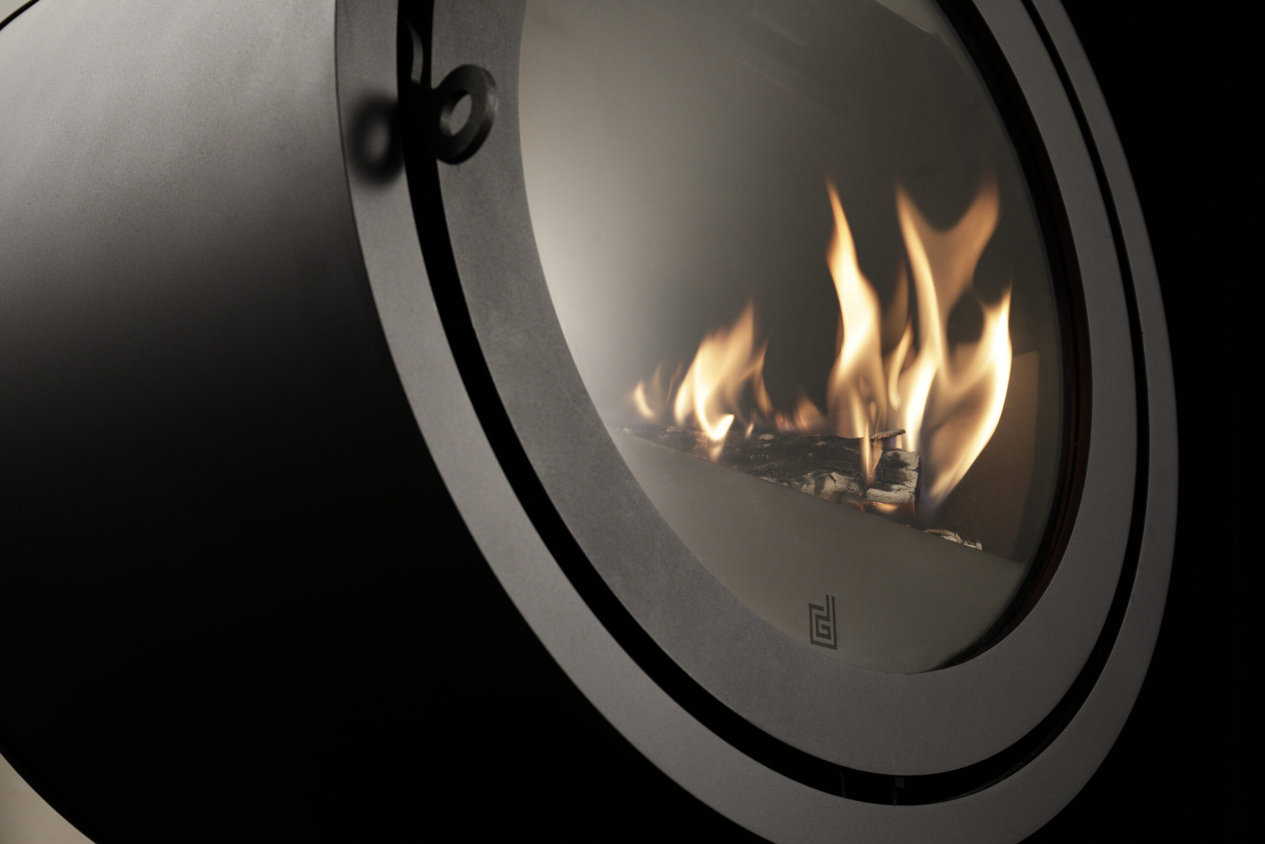 Dik Geurts Odin Front Plateau Wood Burning Stove Close Up